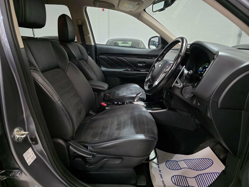 Mitsubishi Outlander 2.4H Twinmotor 13.8Kwh Juro Cvt 4Wd Euro 6 Ss 5 DG68KPJ Grey #4