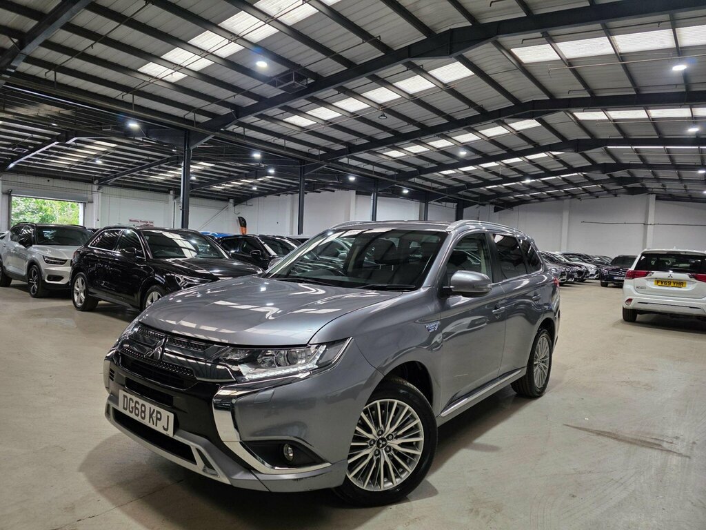 Mitsubishi Outlander 2.4H Twinmotor 13.8Kwh Juro Cvt 4Wd Euro 6 Ss 5 Grey