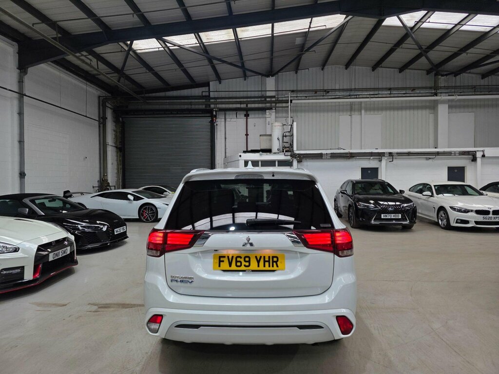 Mitsubishi Outlander 2.4H Twinmotor 13.8Kwh Dynamic Cvt 4Wd Euro 6 Ss FV69YHR White #3