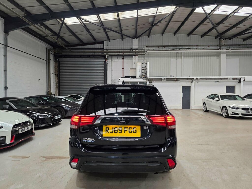 Mitsubishi Outlander 2.4H Twinmotor 13.8Kwh Dynamic Cvt 4Wd Euro 6 Ss RJ69FGG Black #3