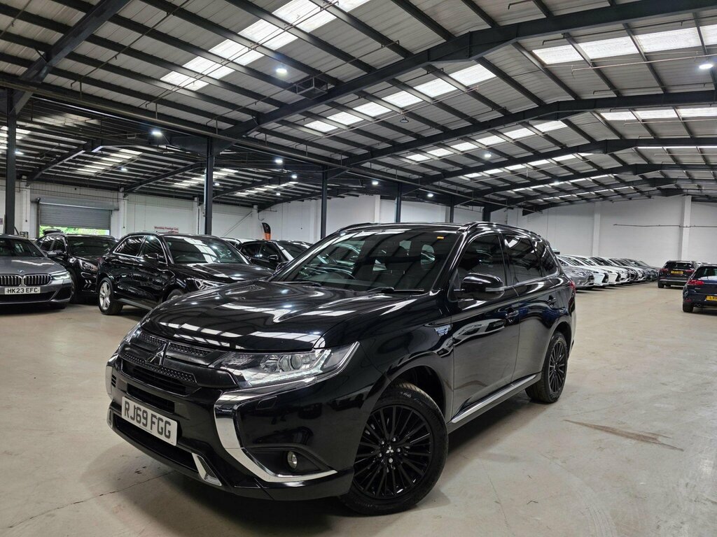 Mitsubishi Outlander 2.4H Twinmotor 13.8Kwh Dynamic Cvt 4Wd Euro 6 Ss Black
