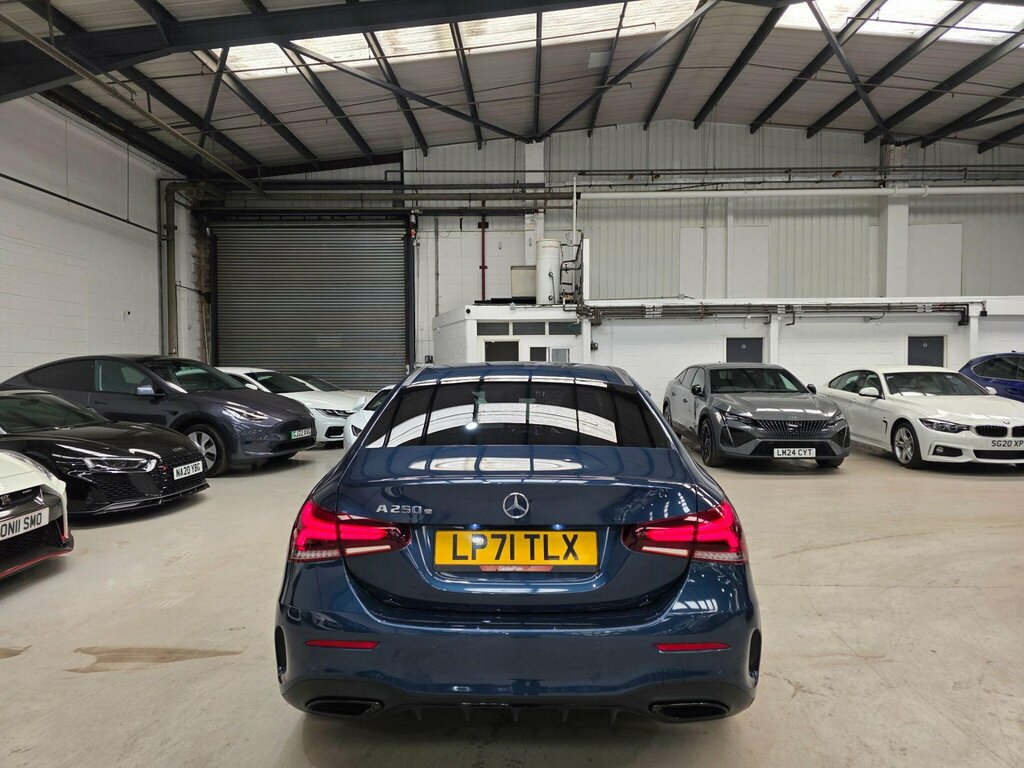 Mercedes-Benz A Class 1.3 A250e 15.6Kwh Amg Line Edition Executive 8G- LP71TLX Blue #4