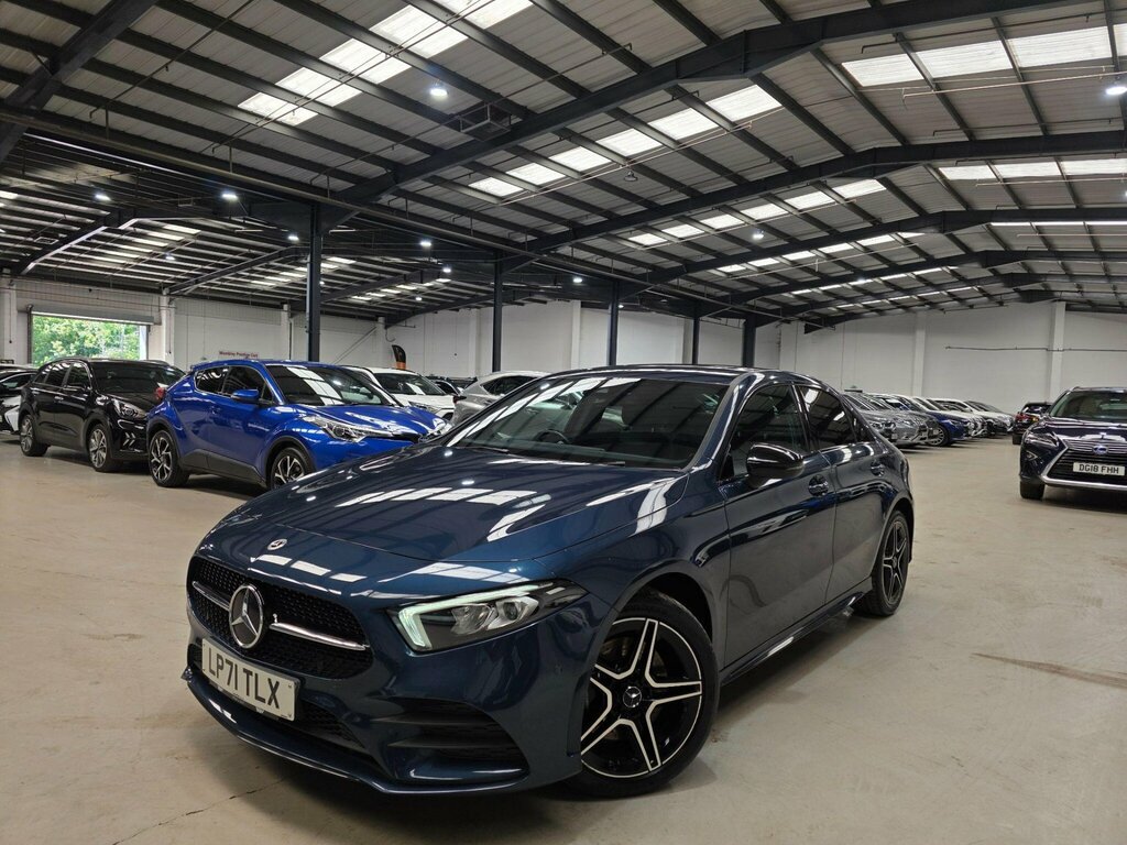 Mercedes-Benz A Class 1.3 A250e 15.6Kwh Amg Line Edition Executive 8G- Blue
