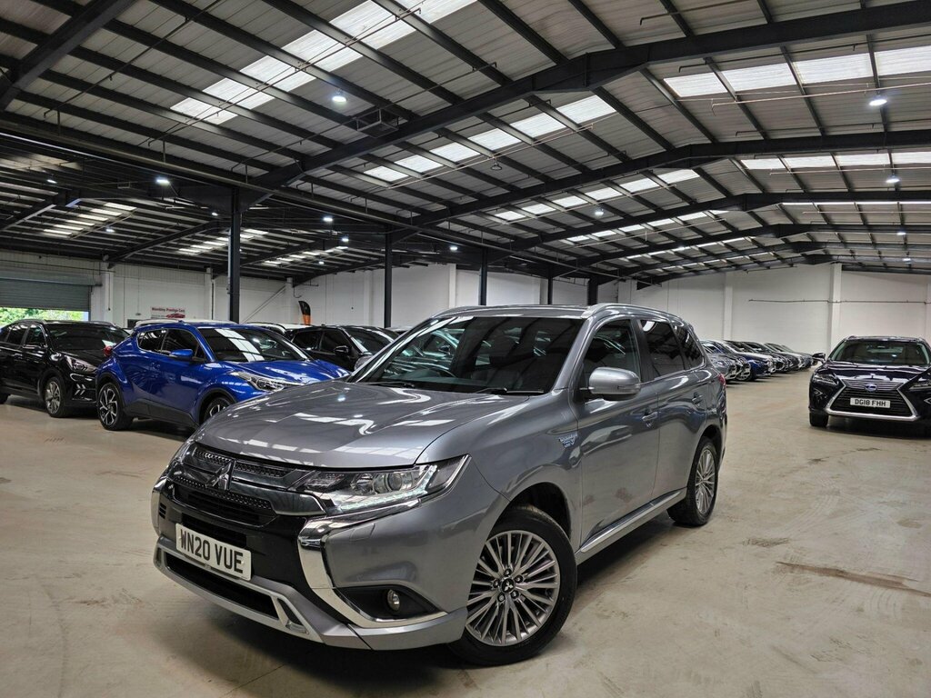 Mitsubishi Outlander 2.4H Twinmotor 13.8Kwh Dynamic Cvt 4Wd Euro 6 Ss Grey