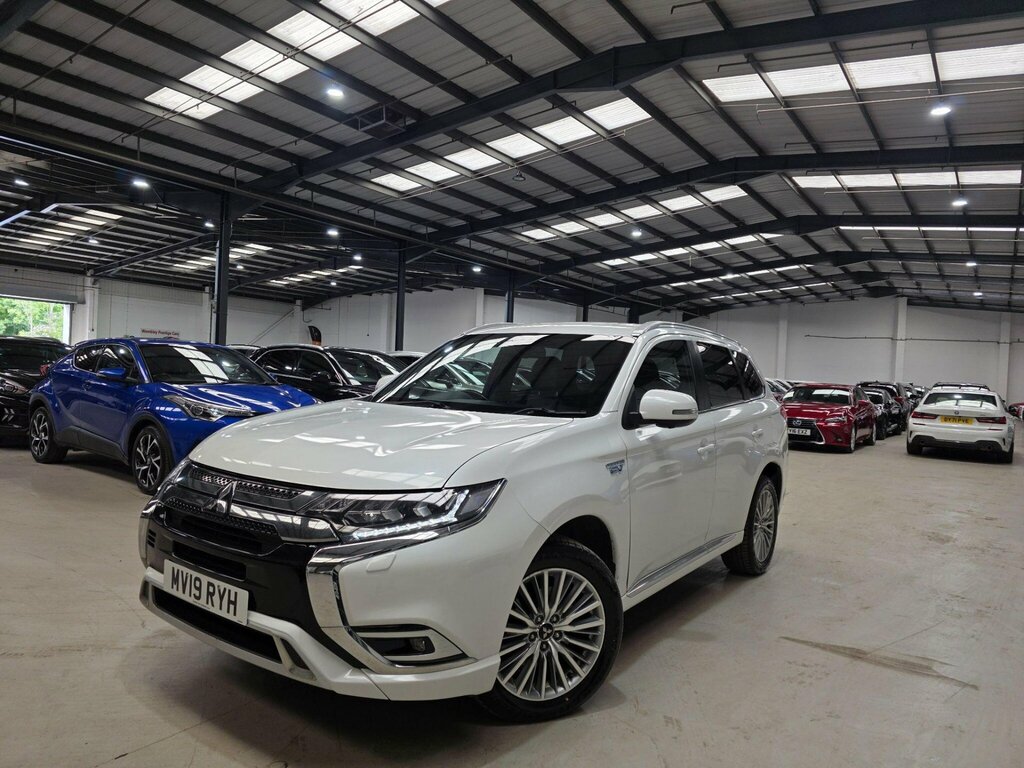Mitsubishi Outlander 2.4H Twinmotor 13.8Kwh 4H Cvt 4Wd Euro 6 Ss White
