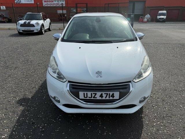 Peugeot 208 1.2 Vti Allure Hatchback Euro 5 UJZ4714 White #2