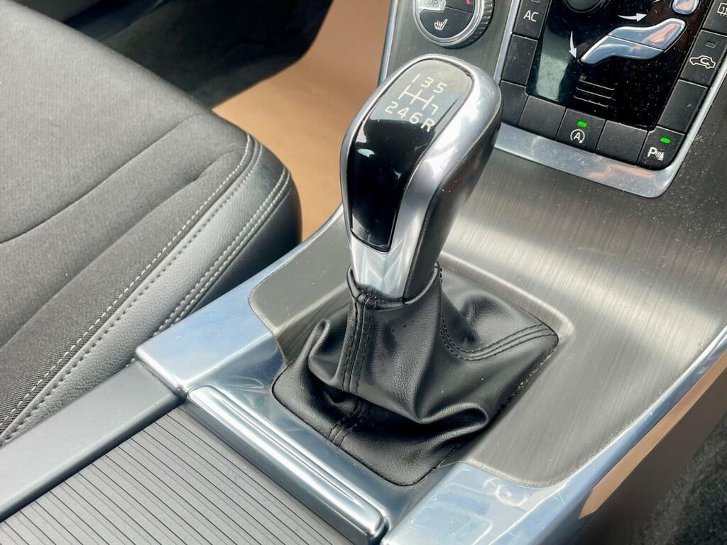 Volvo S60 Saloon Silver #15