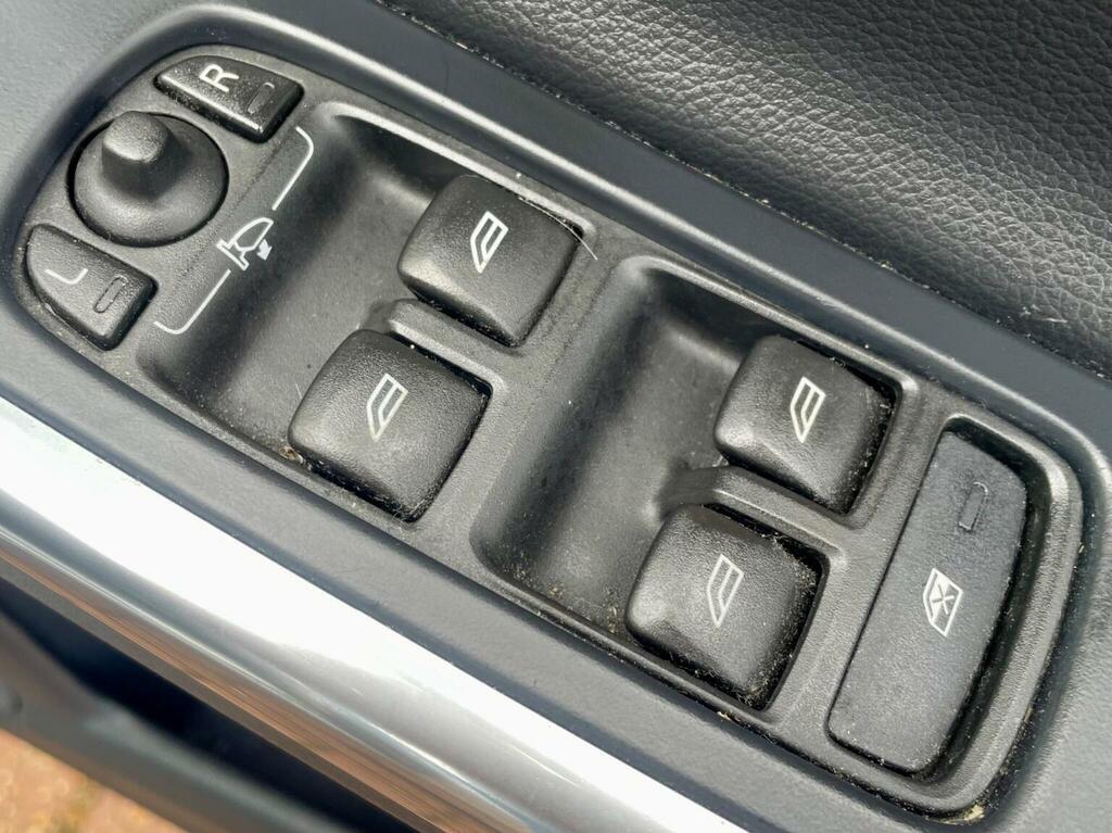 Volvo S60 Saloon Silver #11