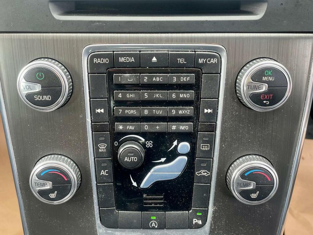 Volvo S60 Saloon Silver #14