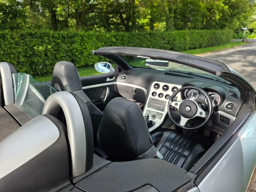 Alfa Romeo Spider 2.2 Jts Black #22