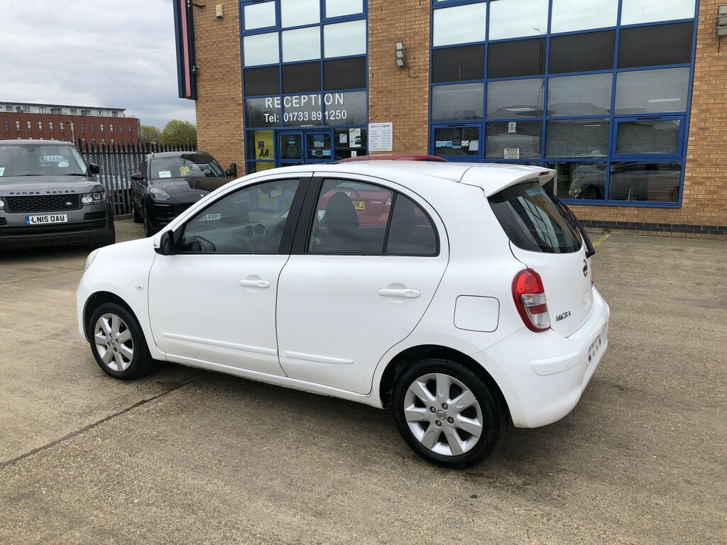 Nissan Micra Hatchback 1.2 Dig-s Tekna 2011 White #5