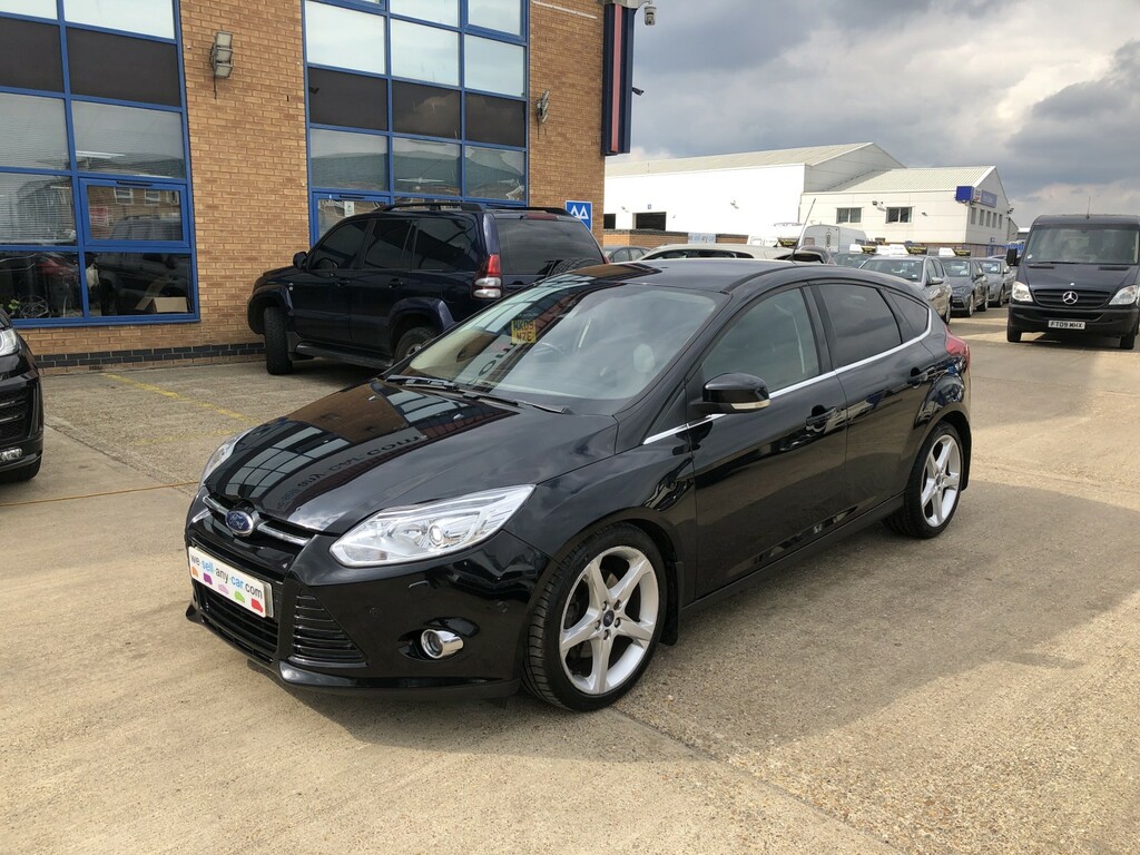 Ford Focus Hatchback 2.0 Tdci Titanium X 2011 Black #2