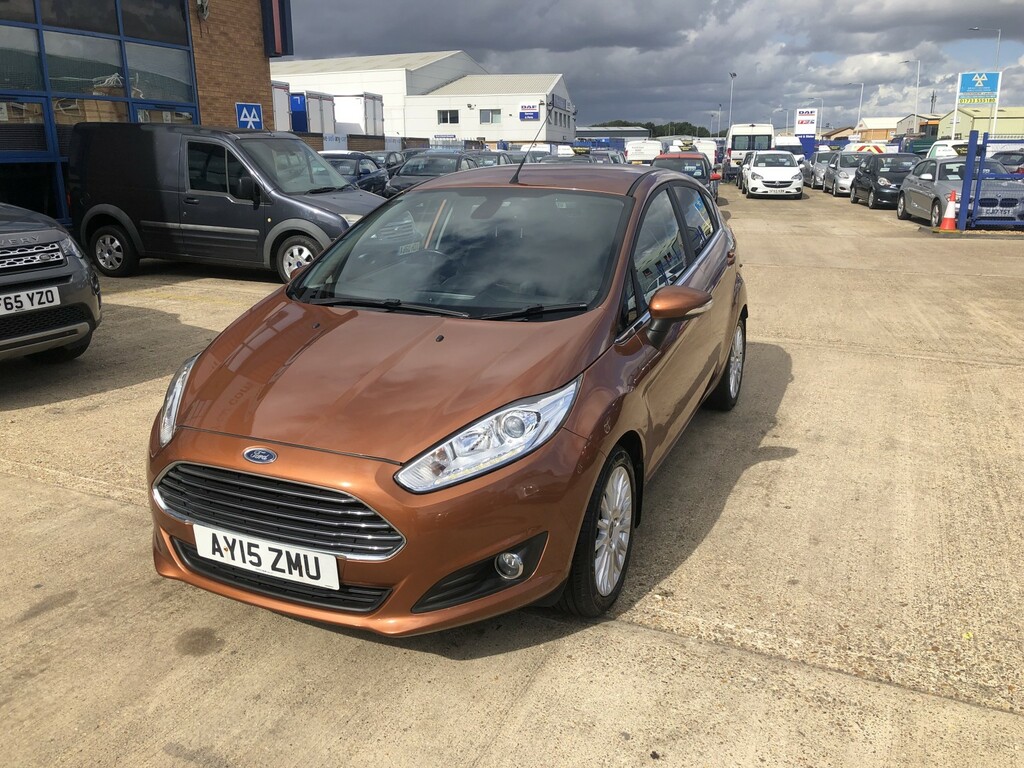 Ford Fiesta Hatchback 1.0 T Ecoboost Titanium 2015 AY15ZMU Brown #4