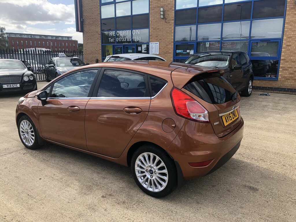 Ford Fiesta Hatchback 1.0 T Ecoboost Titanium 2015 AY15ZMU Brown #5