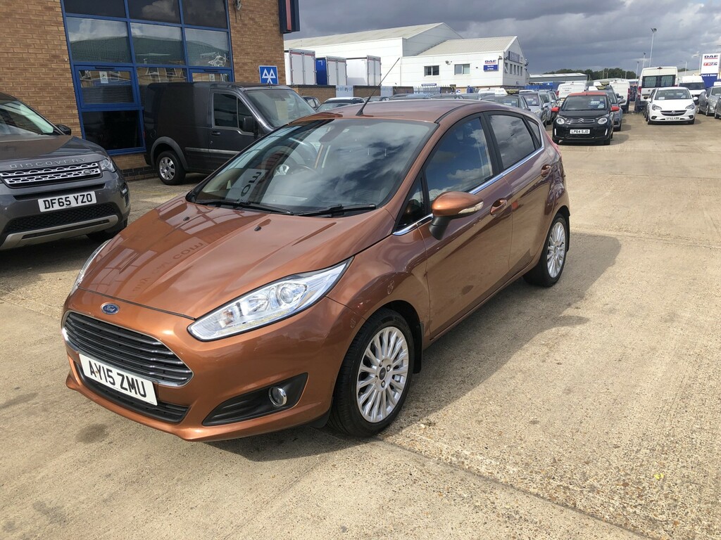 Ford Fiesta Hatchback 1.0 T Ecoboost Titanium 2015 AY15ZMU Brown #3