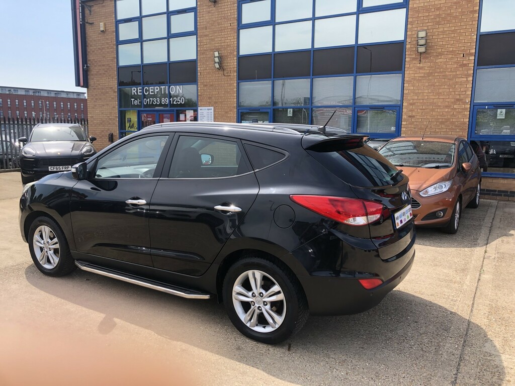 Hyundai Ix35 Suv 1.7 Crdi Premium 2012 Black #4