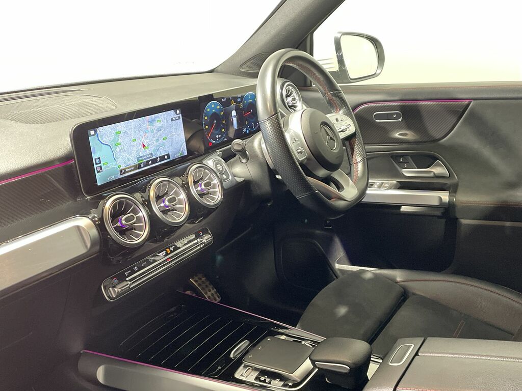 Mercedes-Benz GLB Class Glb 220D 4Matic Amg Line Premium 8G-tronic WN70JWU White #2