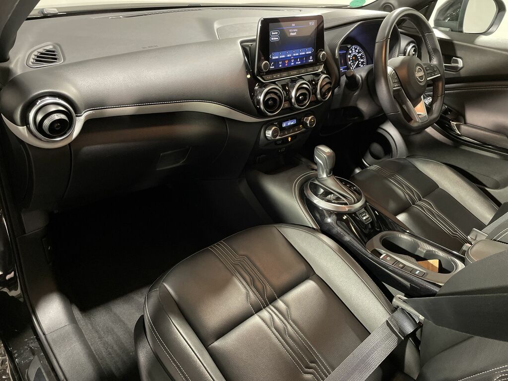 Nissan Juke 1.6 Hybrid Premiere Edition WM22FTK Black #2