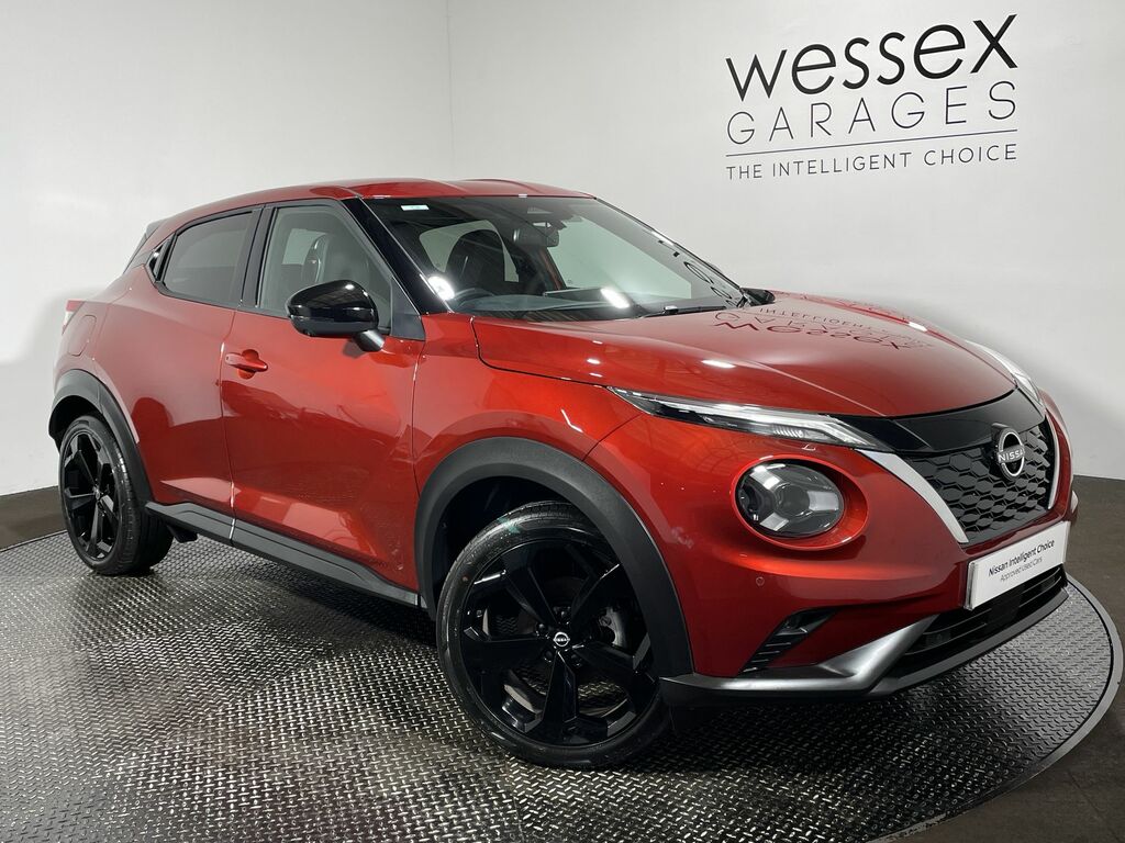 Nissan Juke 1.6 Hybrid Tekna Red