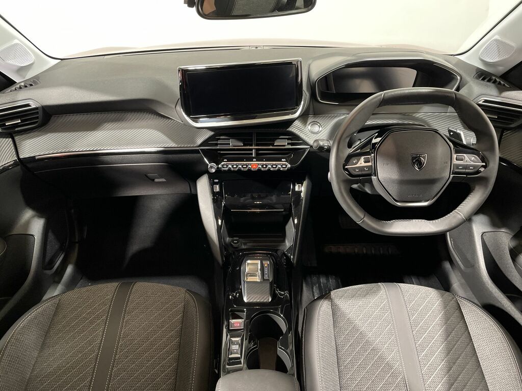 Peugeot 208 1.2 Hybrid 100 Allure E-dsc6 Red #2
