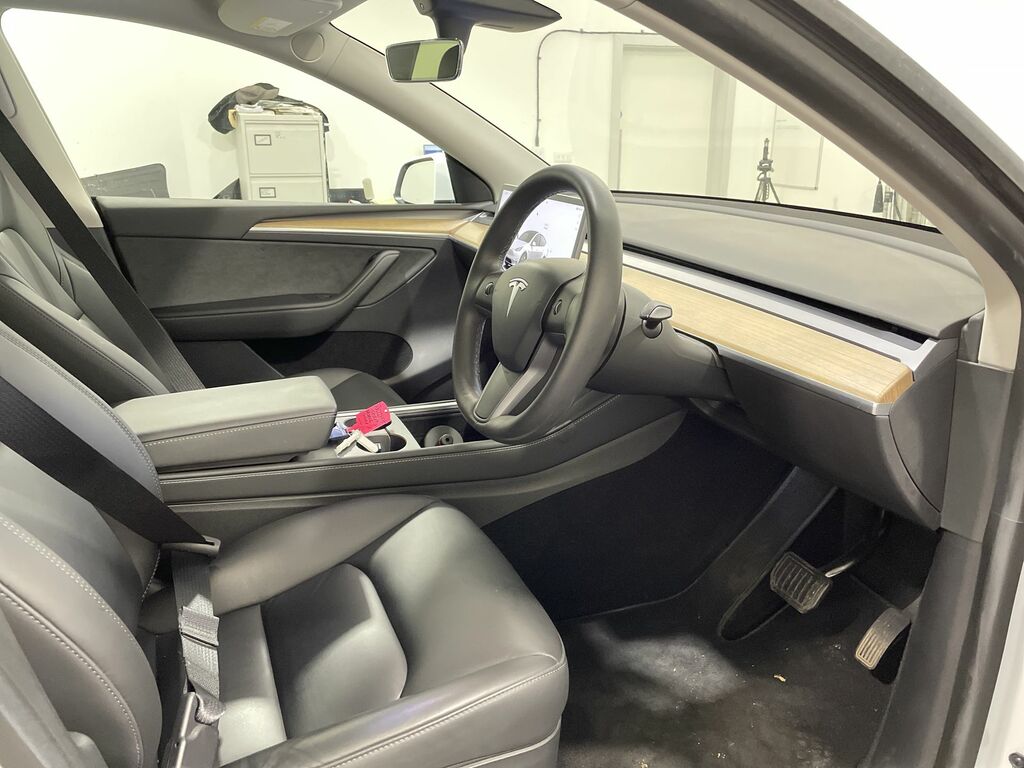 Tesla Model Y Long Range Awd WN22MTE White #3