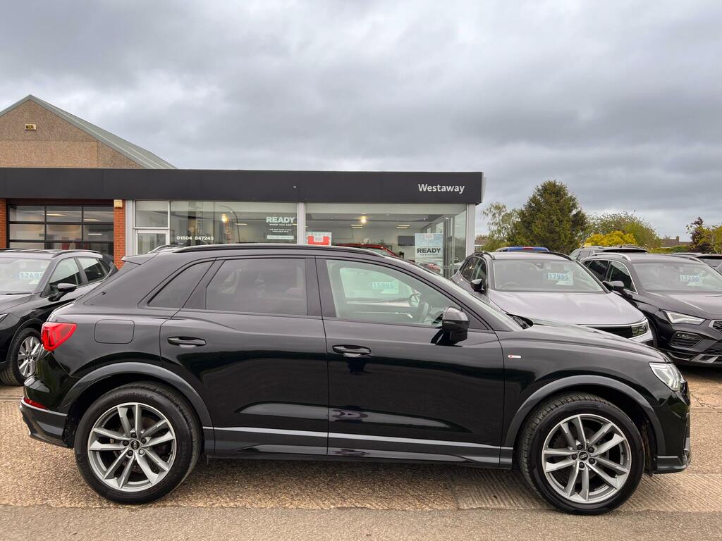 Audi Q3 35 Tfsi Black Edition - 2022 22 Black #2