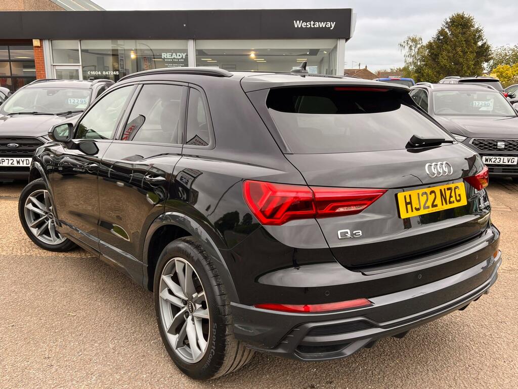 Audi Q3 35 Tfsi Black Edition - 2022 22 Black #4