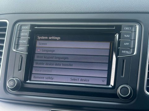 Volkswagen Sharan Mpv White #52
