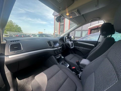 Volkswagen Sharan Mpv White #24