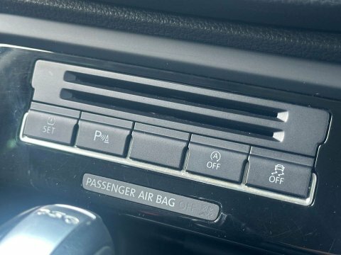 Volkswagen Sharan Mpv White #44