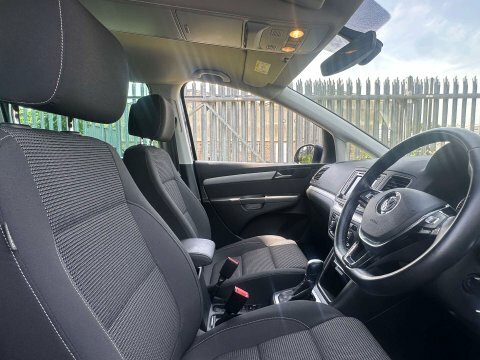 Volkswagen Sharan Mpv White #13