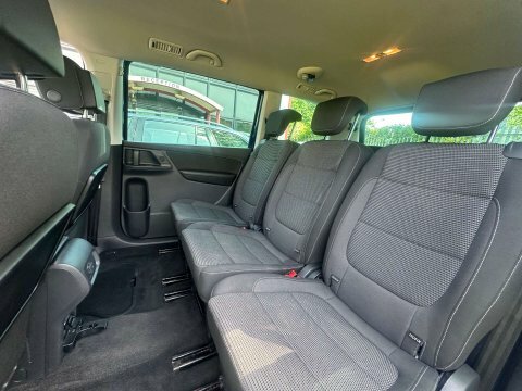 Volkswagen Sharan Mpv White #22