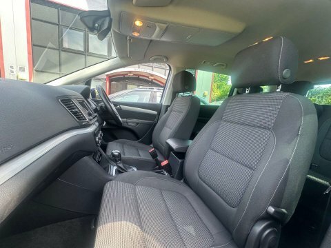 Volkswagen Sharan Mpv White #26
