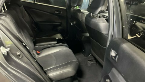 Toyota Prius Hatchback Silver #11