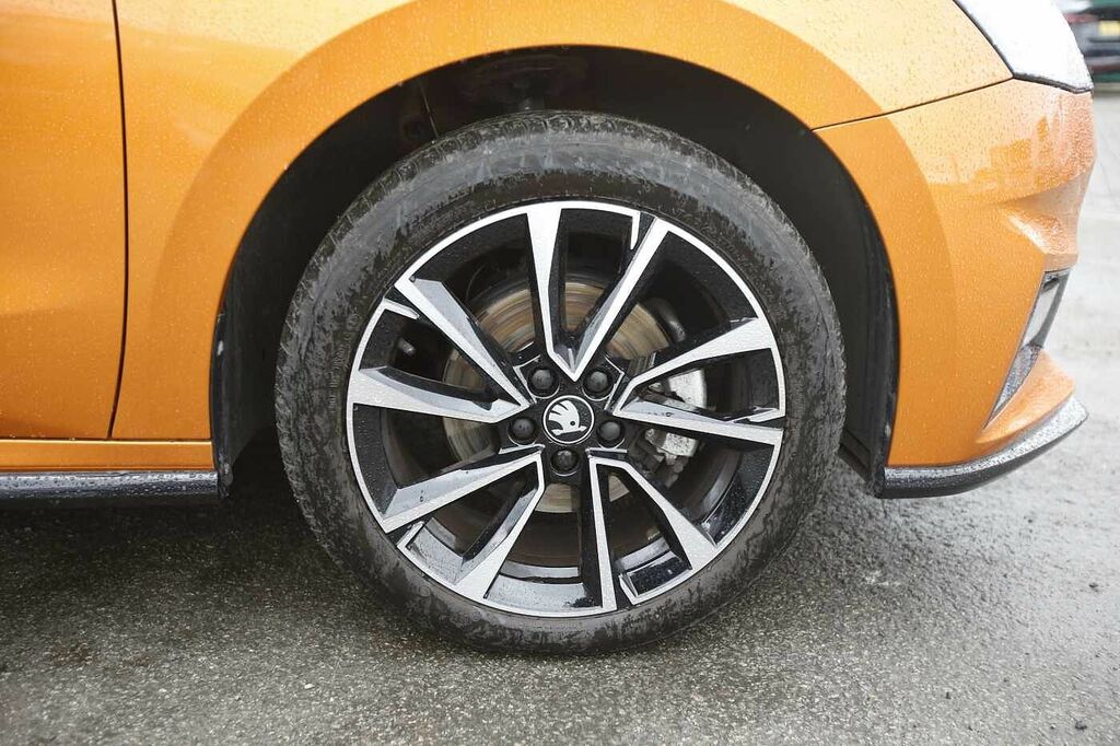 Skoda Fabia Hatch Monte Carlo Edition 1.0 Tsi 116 Ps Dsg DC25KYB Orange #5