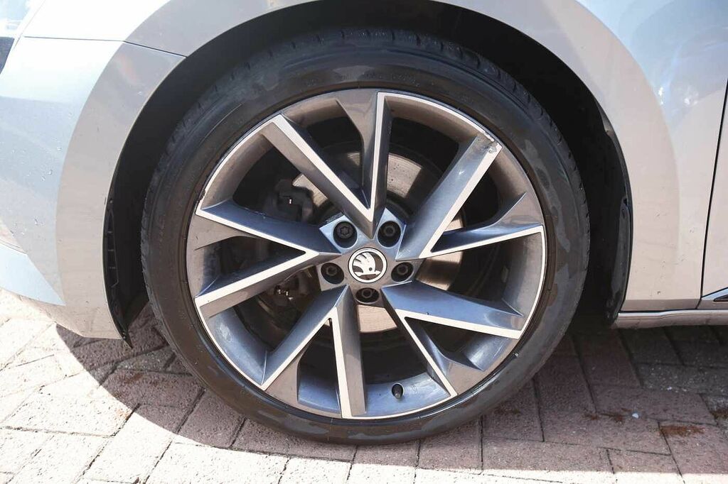 Skoda Superb Estate Sportline 1.5 Tsi 150 Ps Dsg Grey #5