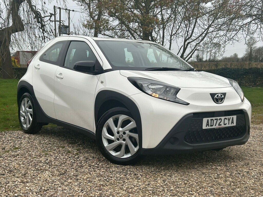 Toyota Aygo X 1.0 Vvt-i Pure AD72CYA White #2