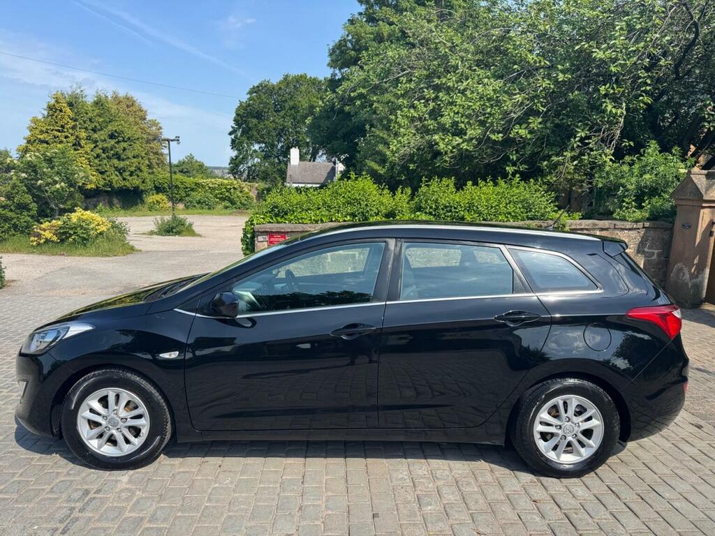 Hyundai I30 1.6 Crdi Blue Drive Se Tourer Euro 6 Ss HJ16XKD Black #2