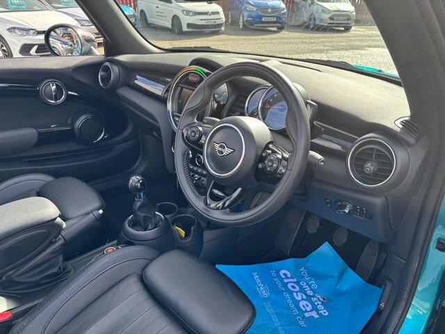 Mini Convertible 1.5 Cooper Exclusive Convertible Blue #2