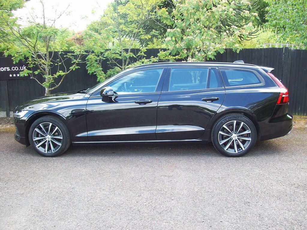 Volvo V60 2.0 B3 Mhev Momentum Dct Euro 6 S S Black #3