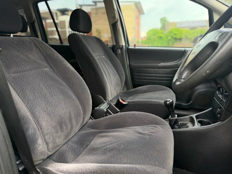 Vauxhall Zafira 1.8I Elegance Black #12