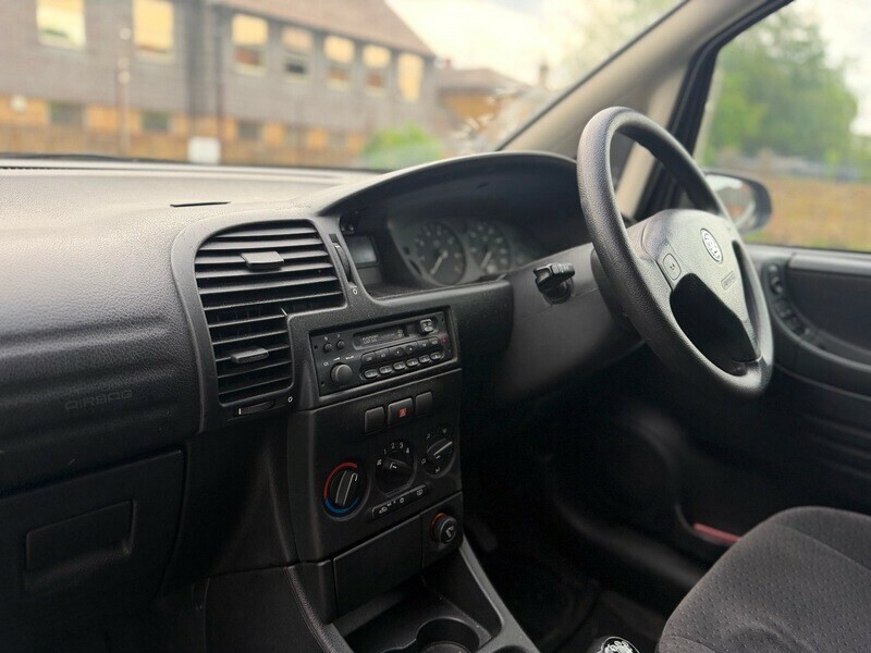 Vauxhall Zafira 1.8I Elegance Black #14