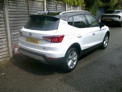 Seat Arona 2019 19 Tsi GL19MGX White #2