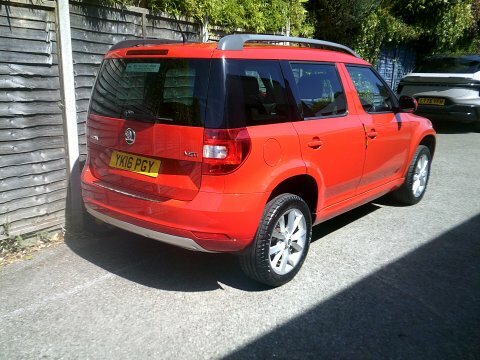 Skoda Yeti 2016 16 Se YK16PGY Red #2