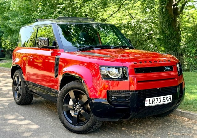 Land Rover Defender 3.0 D300 Mhev 75Th Red