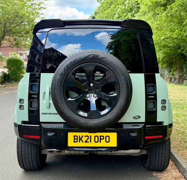 Land Rover Defender 3.0 D200 Mhev Se Green #5