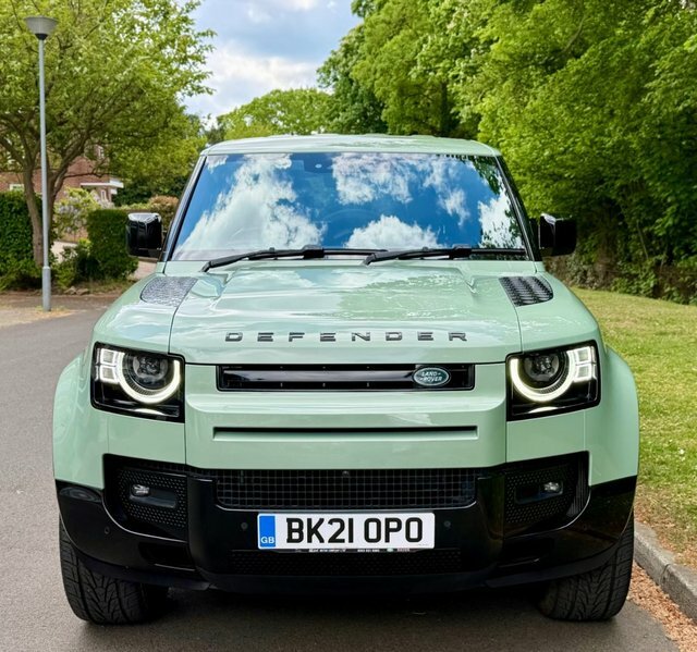 Land Rover Defender 3.0 D200 Mhev Se Green #2