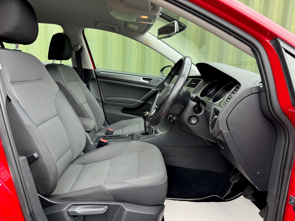 Volkswagen Golf 1.6 Tdi Bluemotion Tech Se Hatchback Ma PF13BFJ Red #3