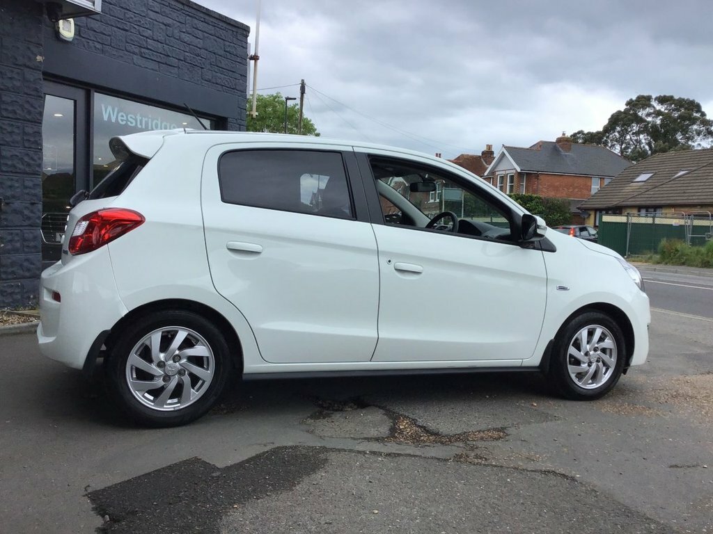 Mitsubishi Mirage 3 Hatchback White #3