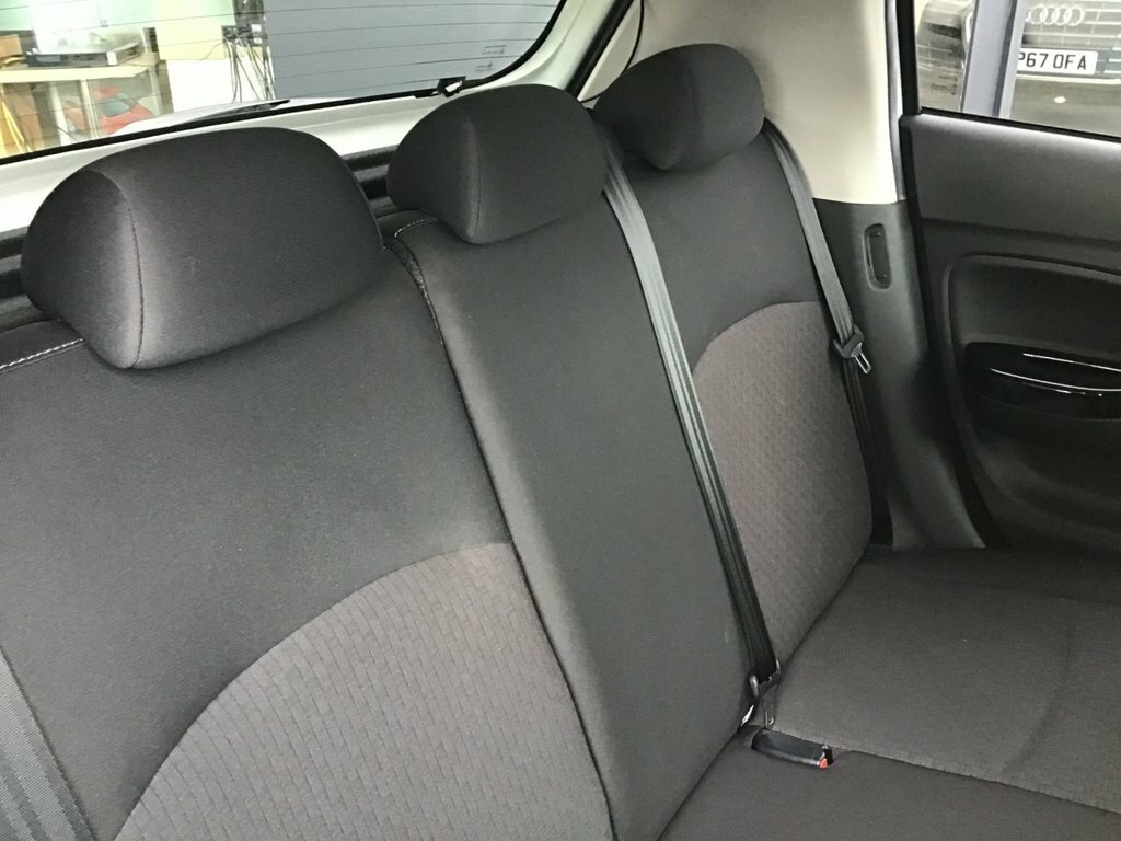 Mitsubishi Mirage 3 Hatchback White #6
